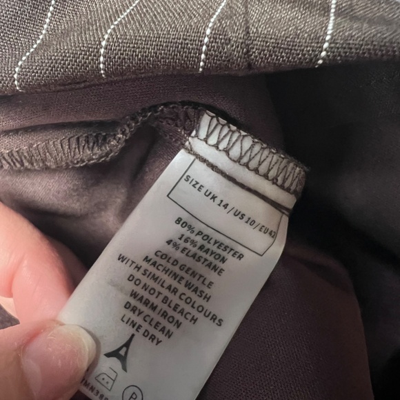 MANIERE DE VOIR RINA PINSTRIPE PLEATED SKORT BROWN NEW SIZE 10 - Picture 10 of 10